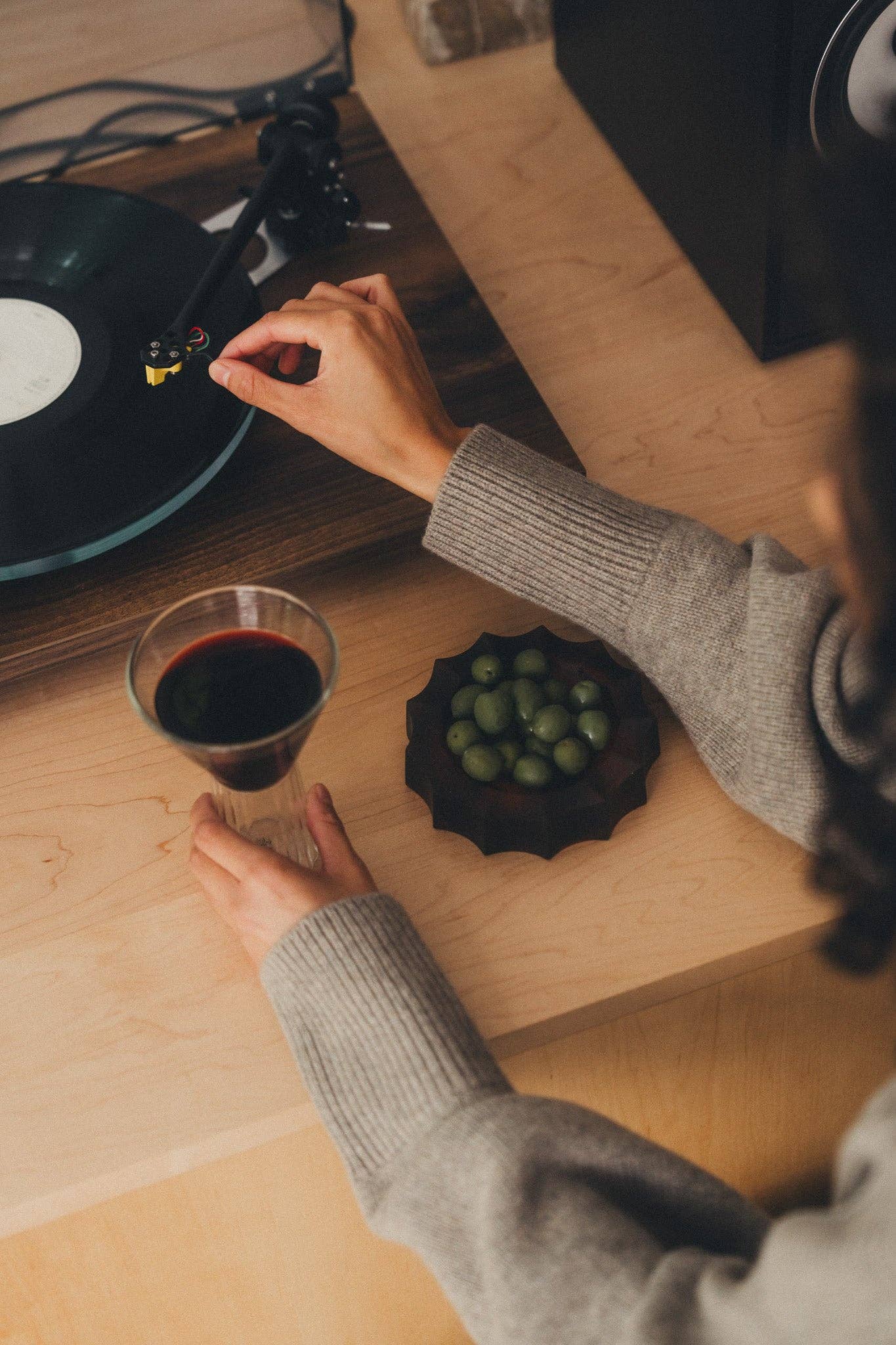 sydney resin sun dish in earth